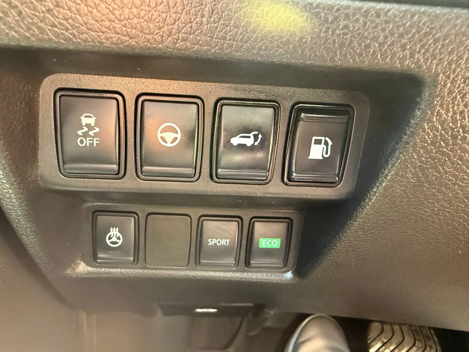 2020 Nissan Rogue SV - Photo 19