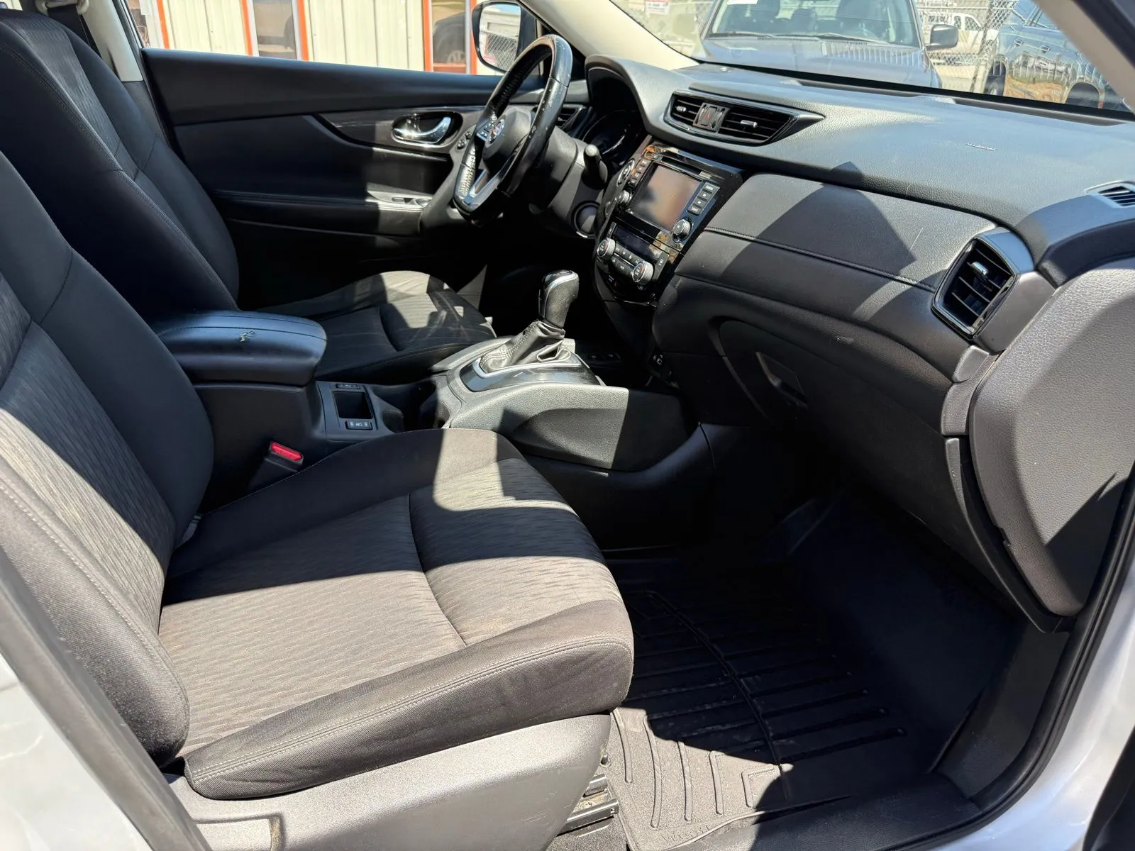 2020 Nissan Rogue SV - Photo 12
