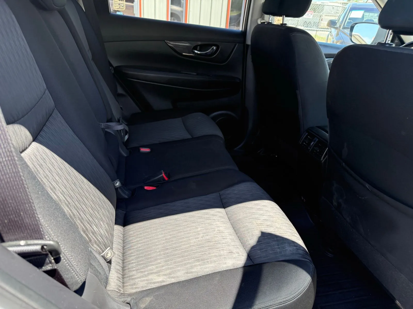 2020 Nissan Rogue SV - Photo 13