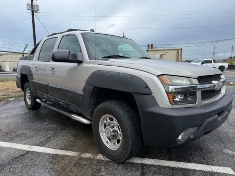 Silver 2004 Chevrolet Avalanche 2500 4X4 for sale in Abilene, TX