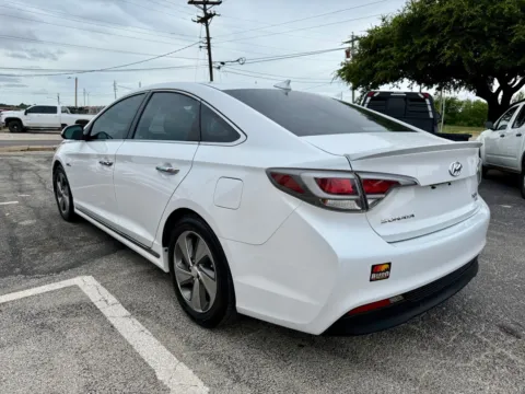 More photos of 2017 Hyundai Sonata Hybrid Limited at BISON AUTO, TX