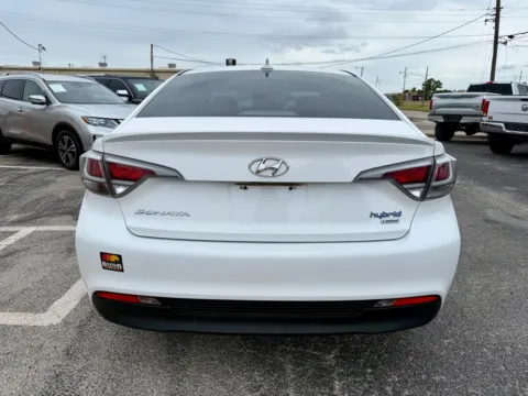 More photos of 2017 Hyundai Sonata Hybrid Limited at BISON AUTO, TX