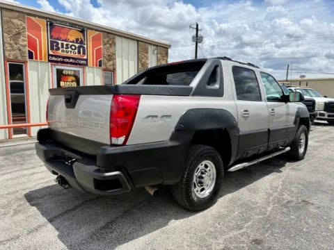 Another view of 2004 Chevrolet Avalanche 2500 4X4 for sale in Abilene, TX at BISON AUTO