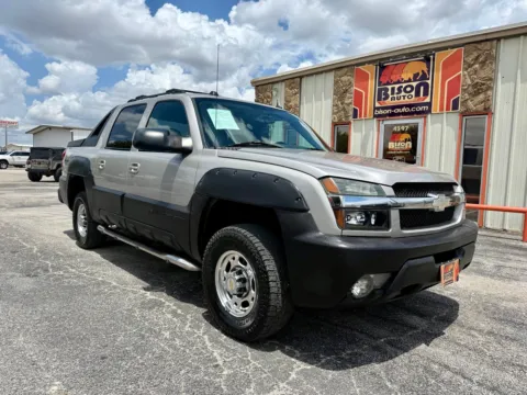 Silver 2004 Chevrolet Avalanche 2500 4X4 for sale in Abilene, TX