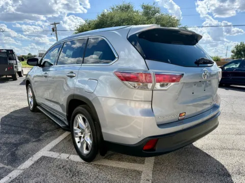 More photos of 2015 Toyota Highlander Limited Platinum V6 at BISON AUTO, TX