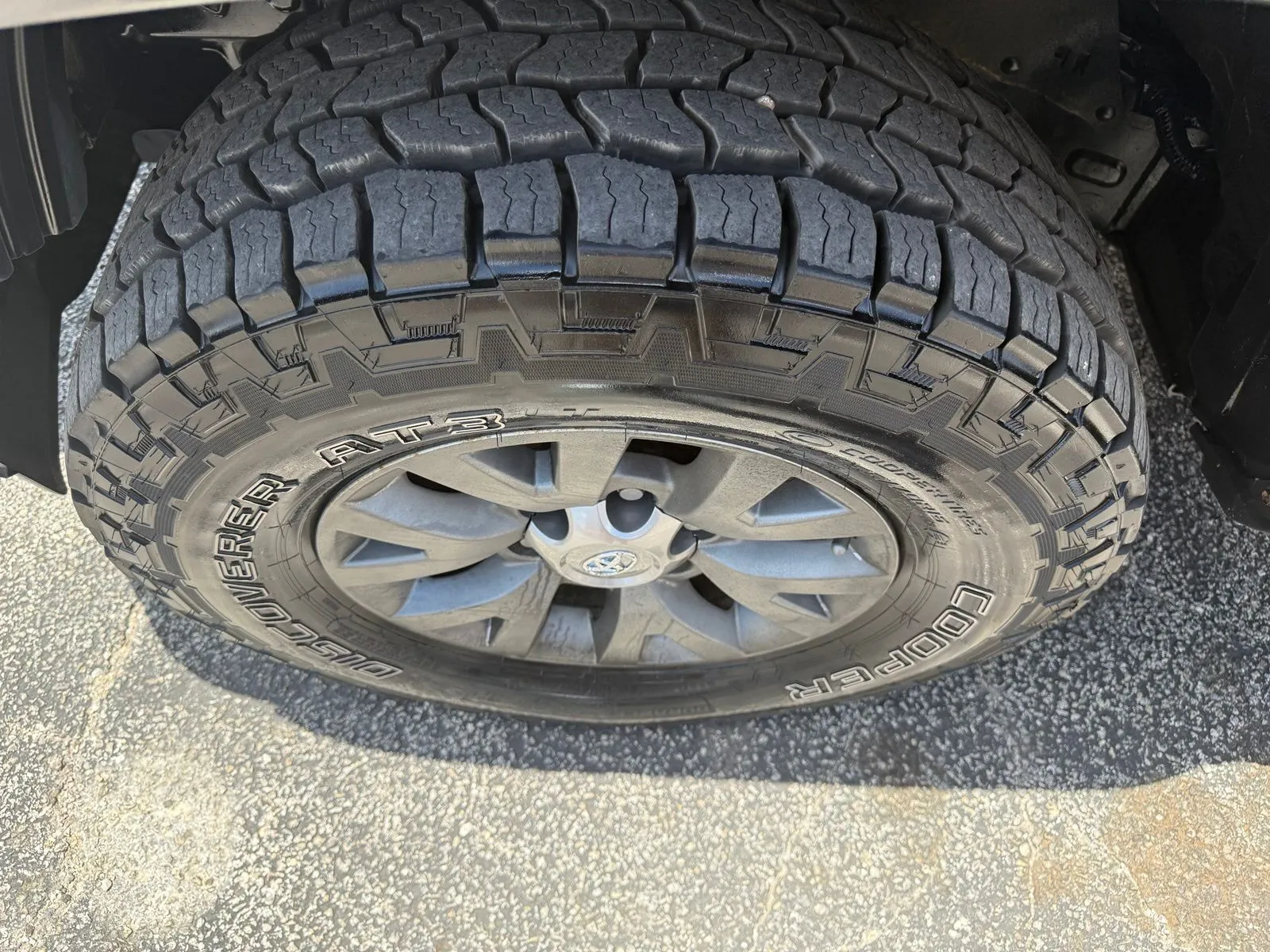 2018 Toyota Tacoma SR5 - Photo 9