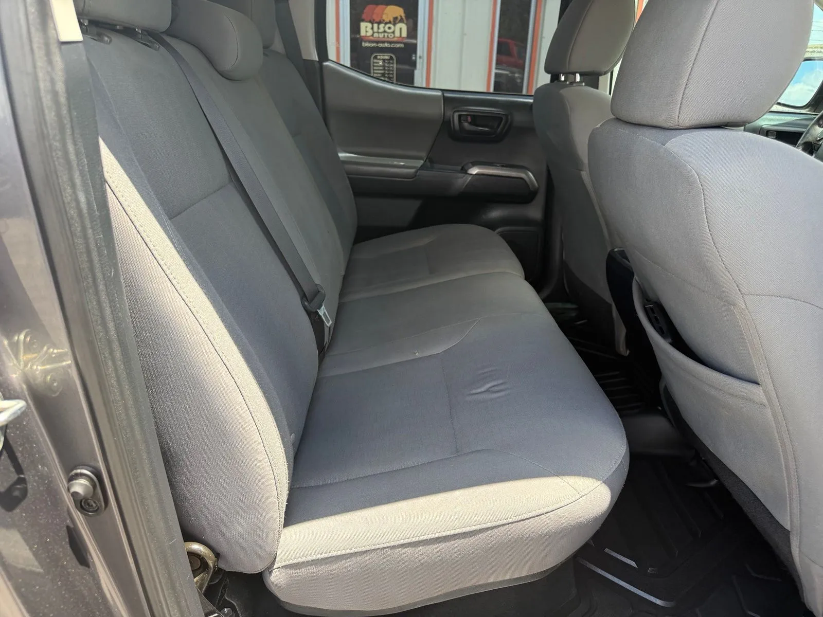 2018 Toyota Tacoma SR5 - Photo 16