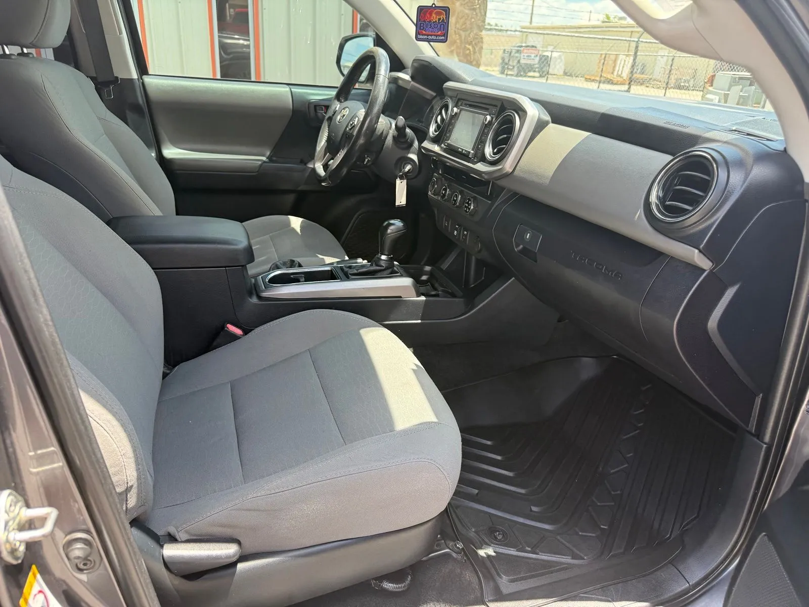 2018 Toyota Tacoma SR5 - Photo 15