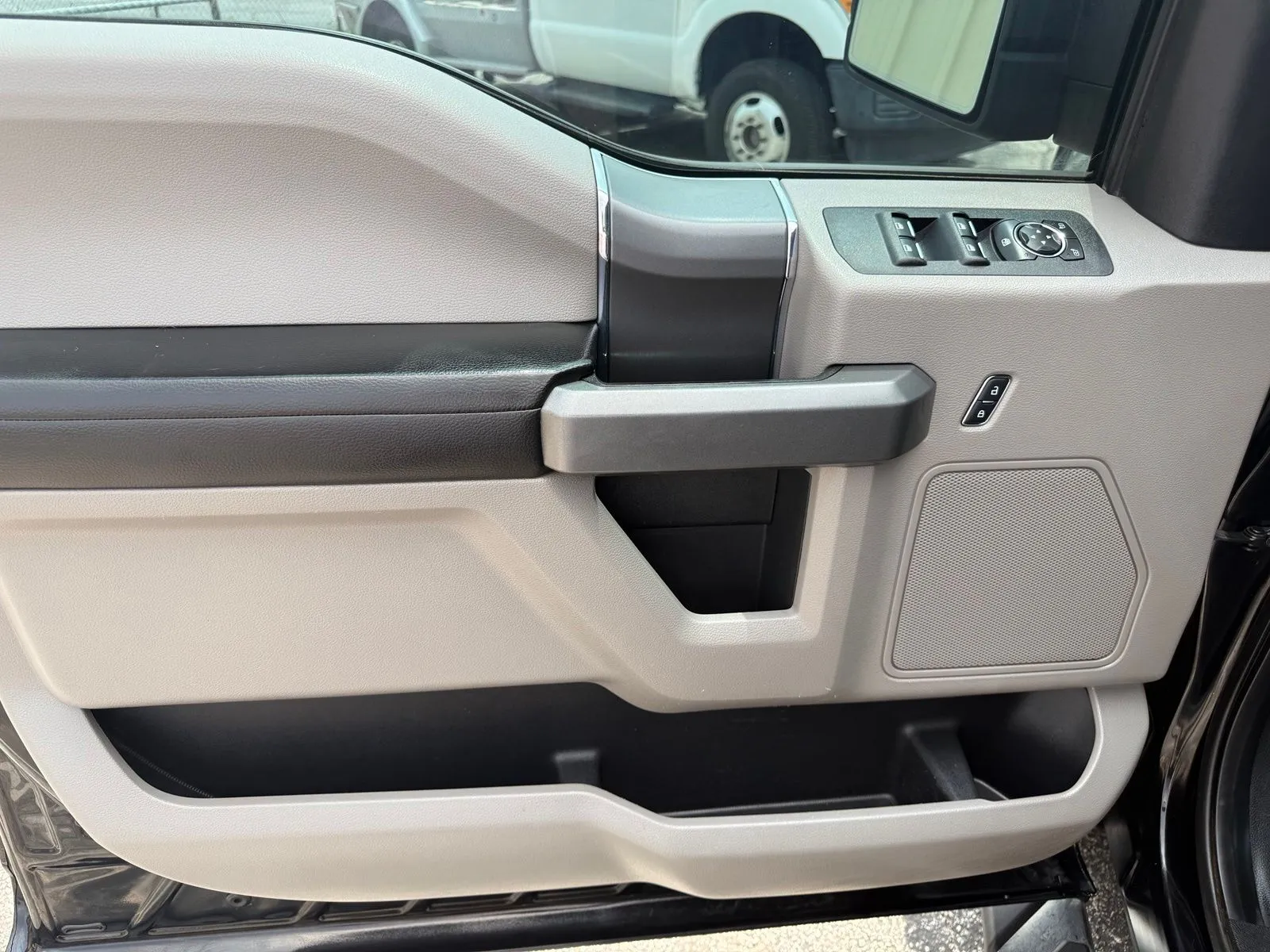 2016 Ford F-150 XLT - Photo 11