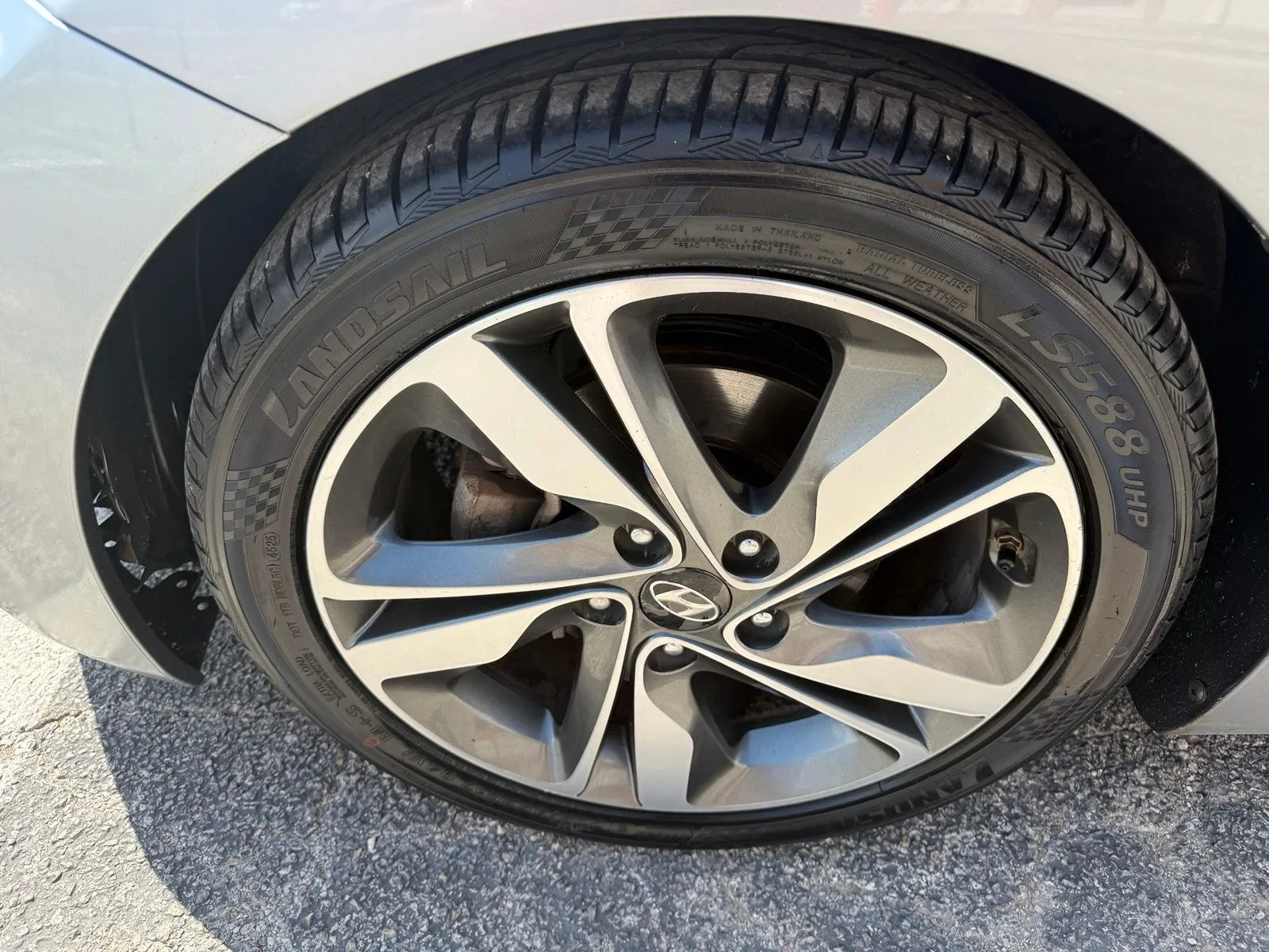 2015 Hyundai Elantra Limited - Photo 9