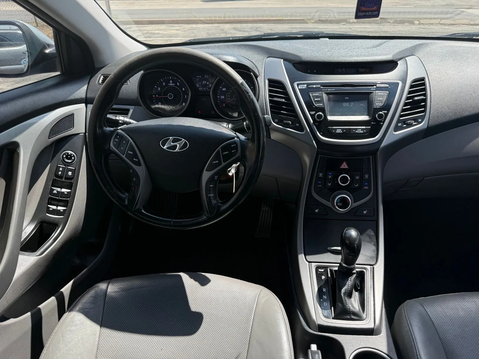 2015 Hyundai Elantra Limited - Photo 16
