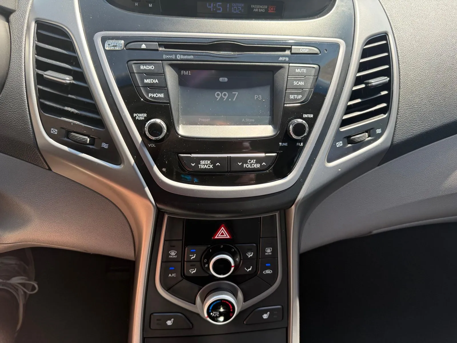 2015 Hyundai Elantra Limited - Photo 17