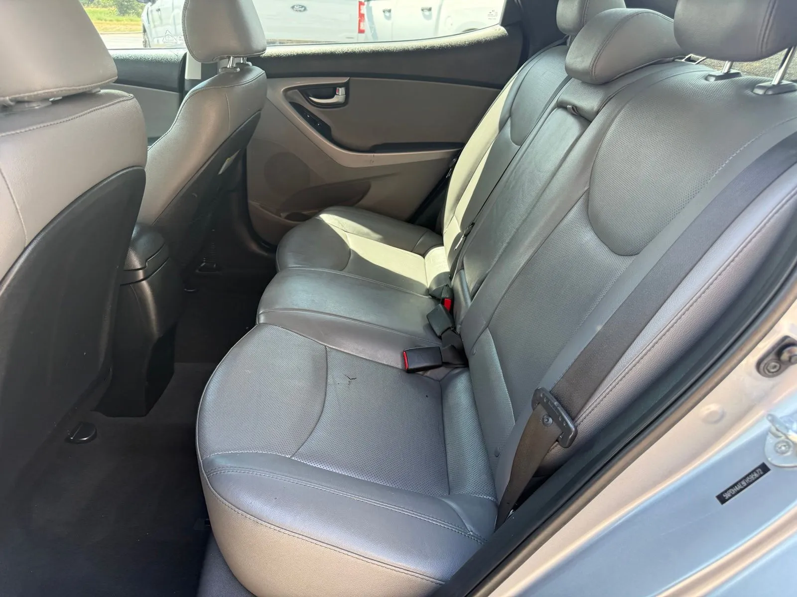 2015 Hyundai Elantra Limited - Photo 13