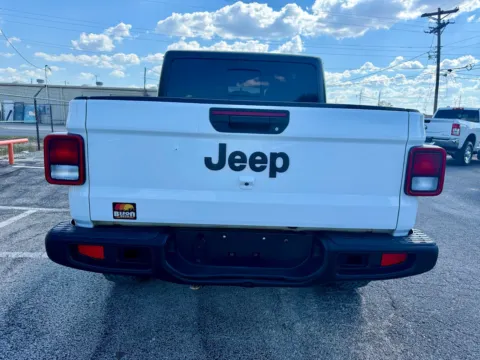 More photos of 2020 Jeep Gladiator Rubicon at BISON AUTO, TX