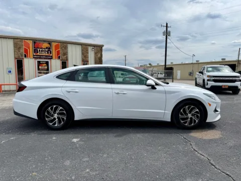 Photos of 2023 Hyundai Sonata Hybrid Blue for sale in Abilene, TX at BISON AUTO