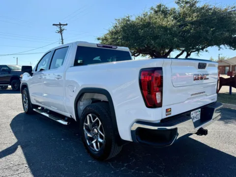 More photos of 2022 GMC Sierra 1500 SLE at BISON AUTO, TX