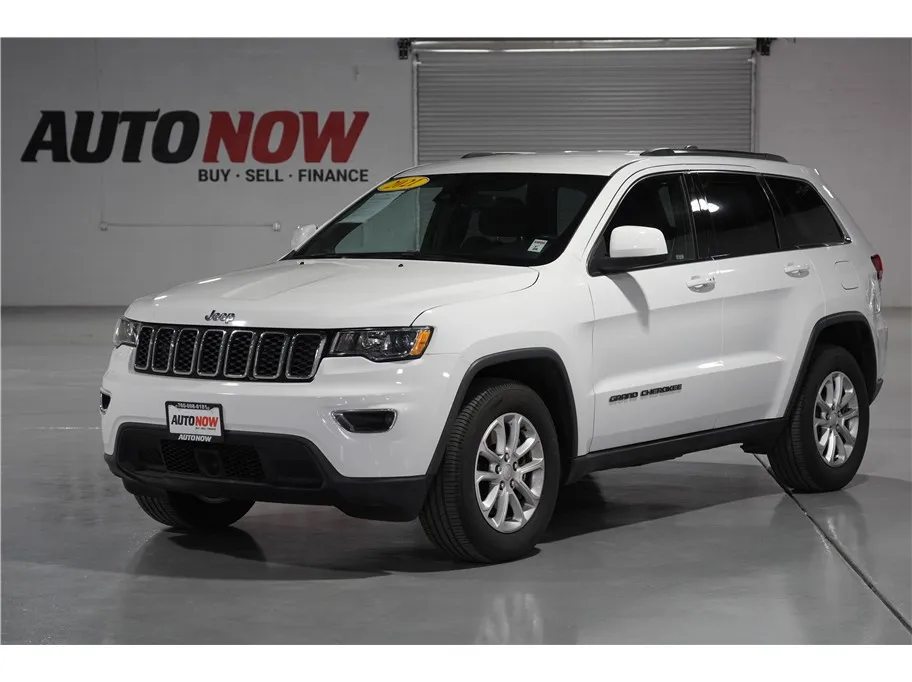 White 2021 Jeep Grand Cherokee Laredo E Sport Utility 4D for sale in Indio, CA