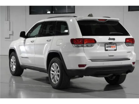 Another view of 2021 Jeep Grand Cherokee Laredo E Sport Utility 4D for sale in Indio, CA at AutoNow
