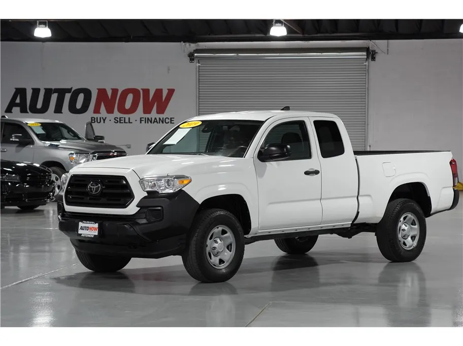 2019 Toyota Tacoma SR's photo