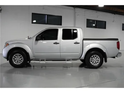Photos of 2017 Nissan Frontier Crew Cab SV (2017.5) Pickup 4D 5 ft for sale in Indio, CA at AutoNow