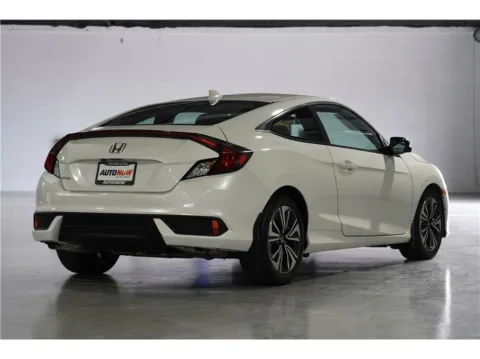 More photos of 2017 Honda Civic EX-T Coupe 2D at AutoNow, CA