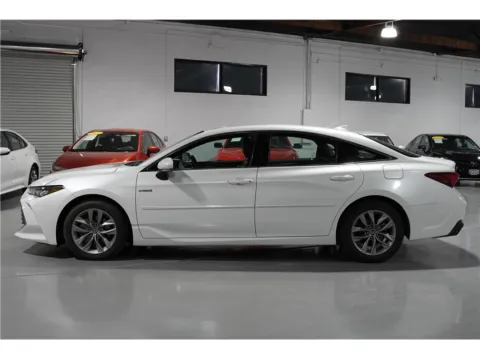 Photos of 2020 Toyota Avalon Hybrid XLE Sedan 4D for sale in Indio, CA at AutoNow