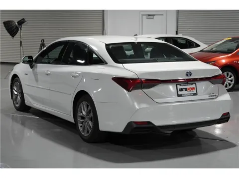 Another view of 2020 Toyota Avalon Hybrid XLE Sedan 4D for sale in Indio, CA at AutoNow