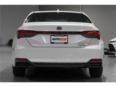More photos of 2020 Toyota Avalon Hybrid XLE Sedan 4D at AutoNow, CA