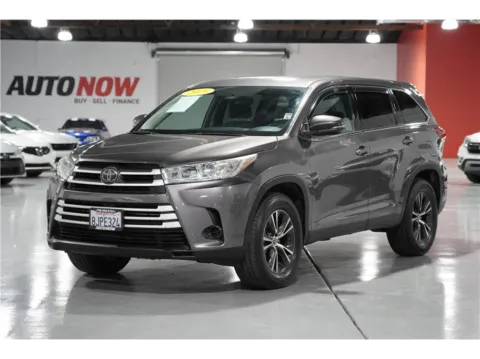 Gray 2019 Toyota Highlander LE Sport Utility 4D for sale in Indio, CA