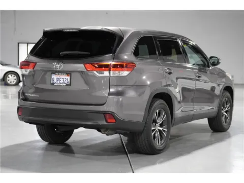 More photos of 2019 Toyota Highlander LE Sport Utility 4D at AutoNow, CA