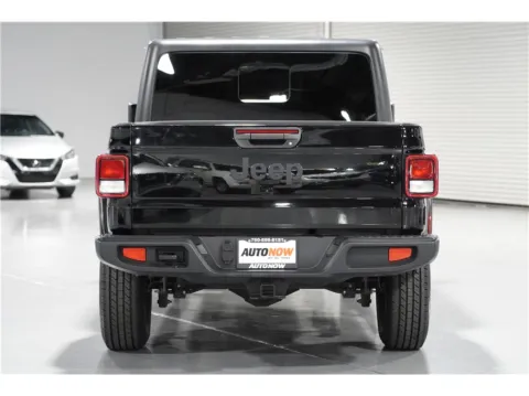 More photos of 2021 Jeep Gladiator California Edition Pickup 4D 5 ft at AutoNow, CA