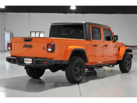More photos of 2023 Jeep Gladiator Willys Pickup 4D 5 ft at AutoNow, CA