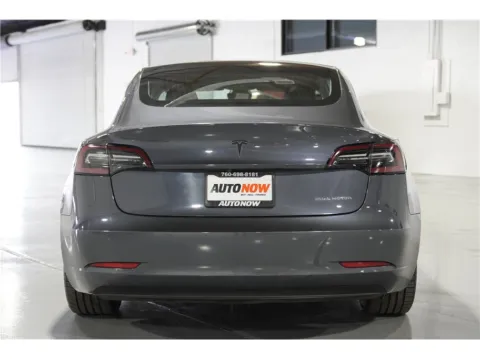 More photos of 2020 Tesla Model 3 Long Range Sedan 4D at AutoNow, CA
