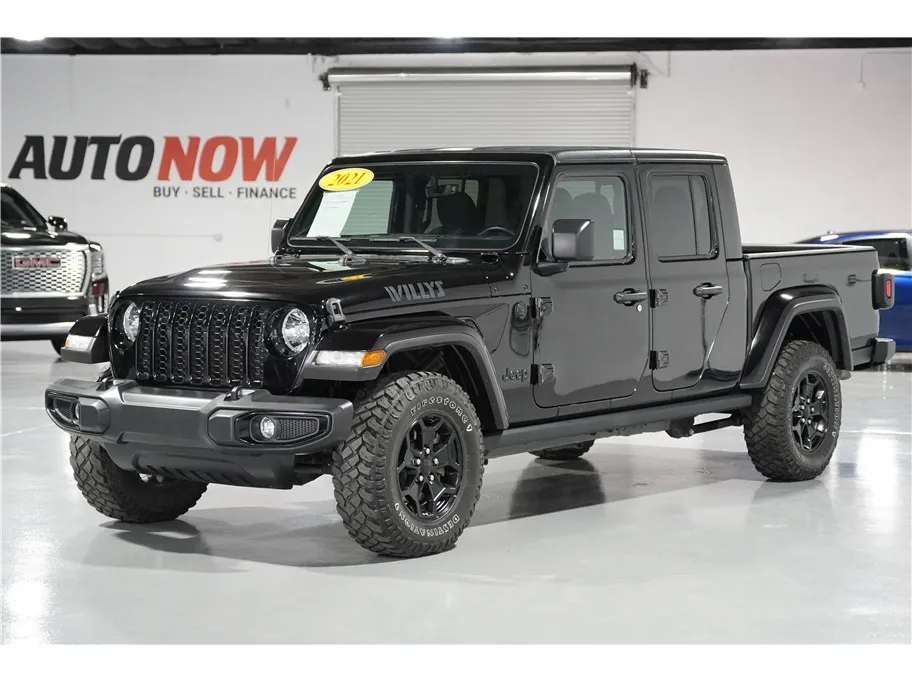 Black 2021 Jeep Gladiator Willys Pickup 4D 5 ft for sale in Indio, CA
