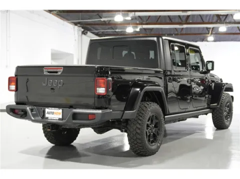 More photos of 2021 Jeep Gladiator Willys Pickup 4D 5 ft at AutoNow, CA