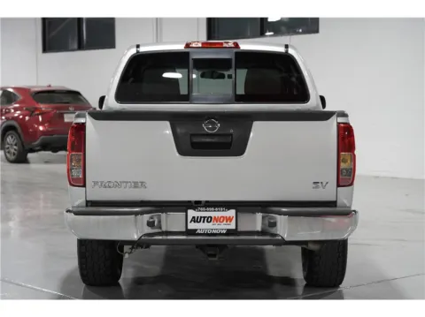 More photos of 2018 Nissan Frontier Crew Cab SV Pickup 4D 5 ft at AutoNow, CA