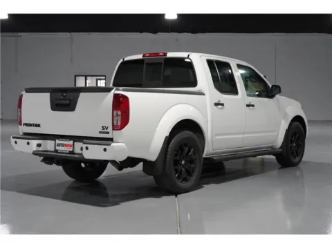 More photos of 2021 Nissan Frontier Crew Cab SV Pickup 4D 5 ft at AutoNow, CA
