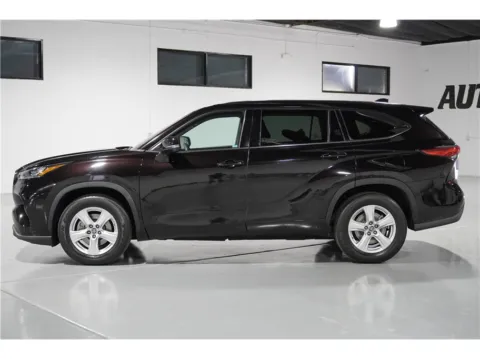 Photos of 2020 Toyota Highlander L Sport Utility 4D for sale in Indio, CA at AutoNow