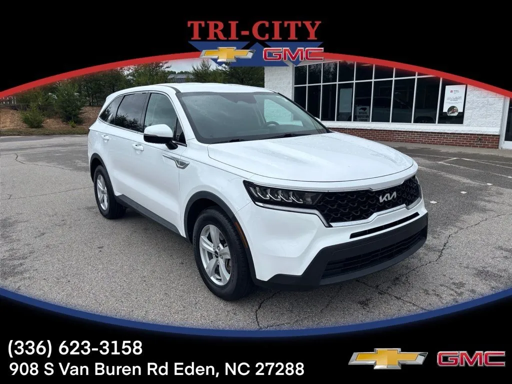 White 2022 Kia Sorento LX for sale in Eden, NC