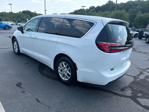 More photos of 2025 Chrysler Pacifica Select at Tri-City Chevrolet Buick GMC Ford, NC