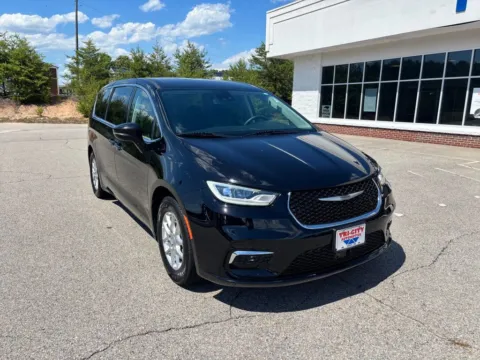 Black 2024 Chrysler Pacifica Touring L for sale in Eden, NC