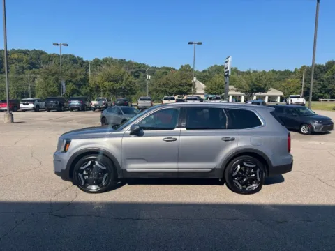 Photos of 2025 Kia Telluride S for sale in Eden, NC at Tri-City Chevrolet Buick GMC Ford