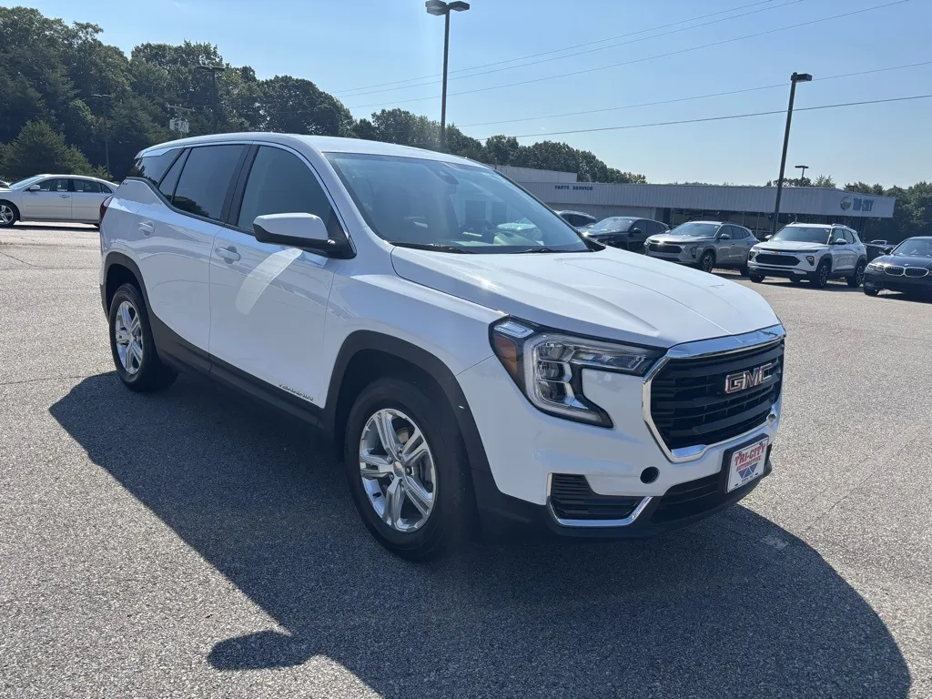 White 2024 GMC Terrain SLE for sale in Eden, NC