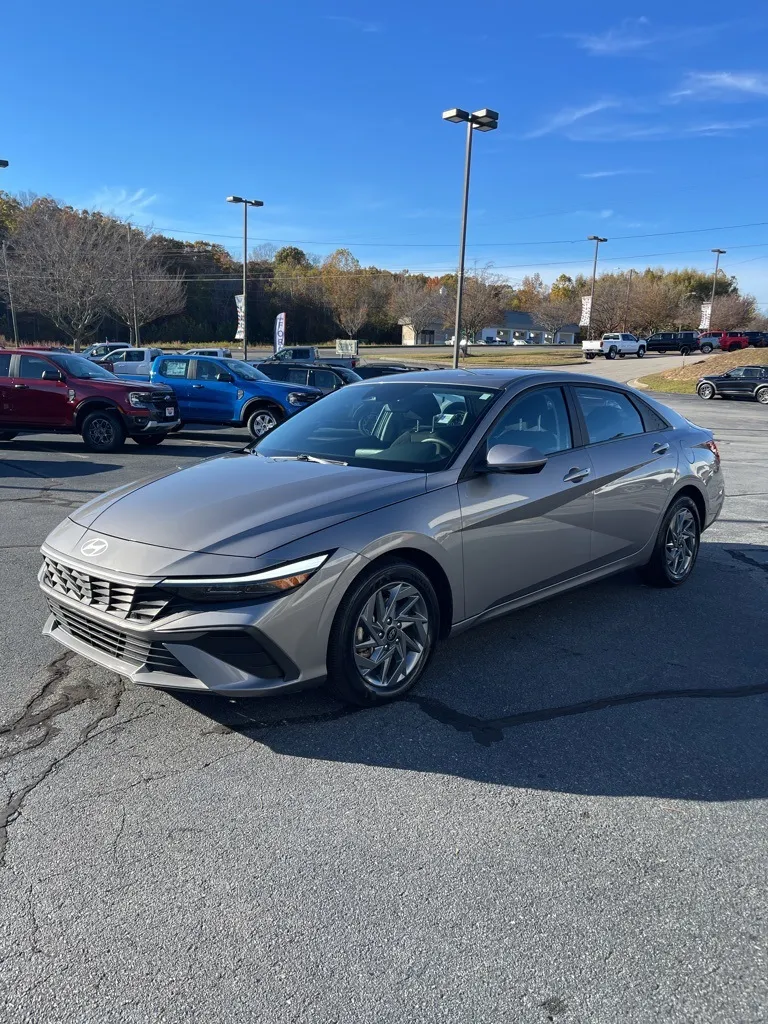 Gray 2024 Hyundai Elantra SEL for sale in Eden, NC