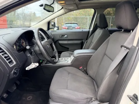 More photos of 2008 Ford Edge SEL at Hank Graff Chevrolet Davison, MI