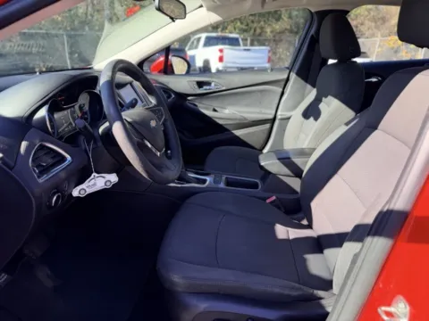 More photos of 2017 Chevrolet Cruze LT at Hank Graff Chevrolet Davison, MI