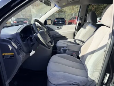 More photos of 2009 Kia Sedona LX at Hank Graff Chevrolet Davison, MI