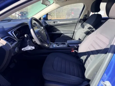 More photos of 2017 Ford Fusion SE at Hank Graff Chevrolet Davison, MI