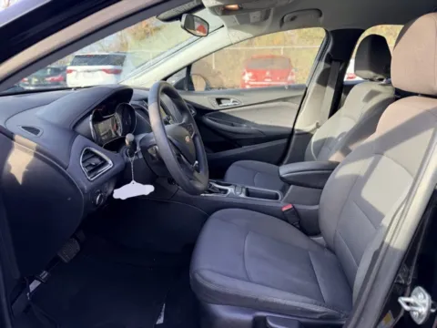 More photos of 2019 Chevrolet Cruze LT at Hank Graff Chevrolet Davison, MI