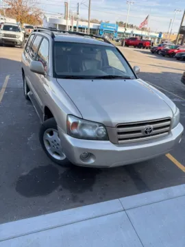 Another view of 2005 Toyota Highlander V6 for sale in Davison, MI at Hank Graff Chevrolet Davison